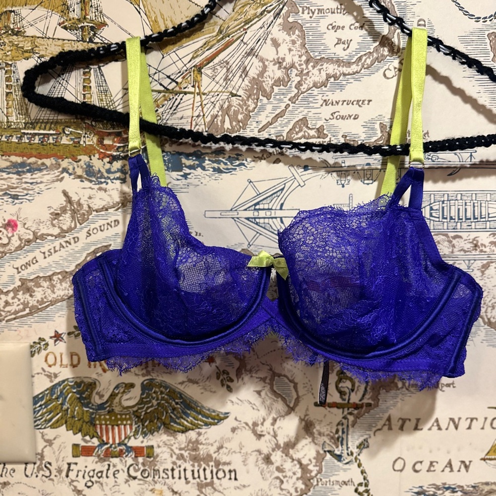 Victoria's Secret Vibrant unlined Lace Bra in Purple and Lime